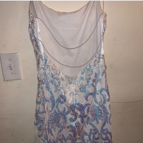 Selling because it shaped my body too well and boosted my ego! - Picture 4 of 7